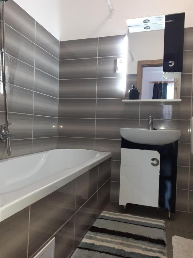 Oazis Apartman Sarospatak Ngoại thất bức ảnh