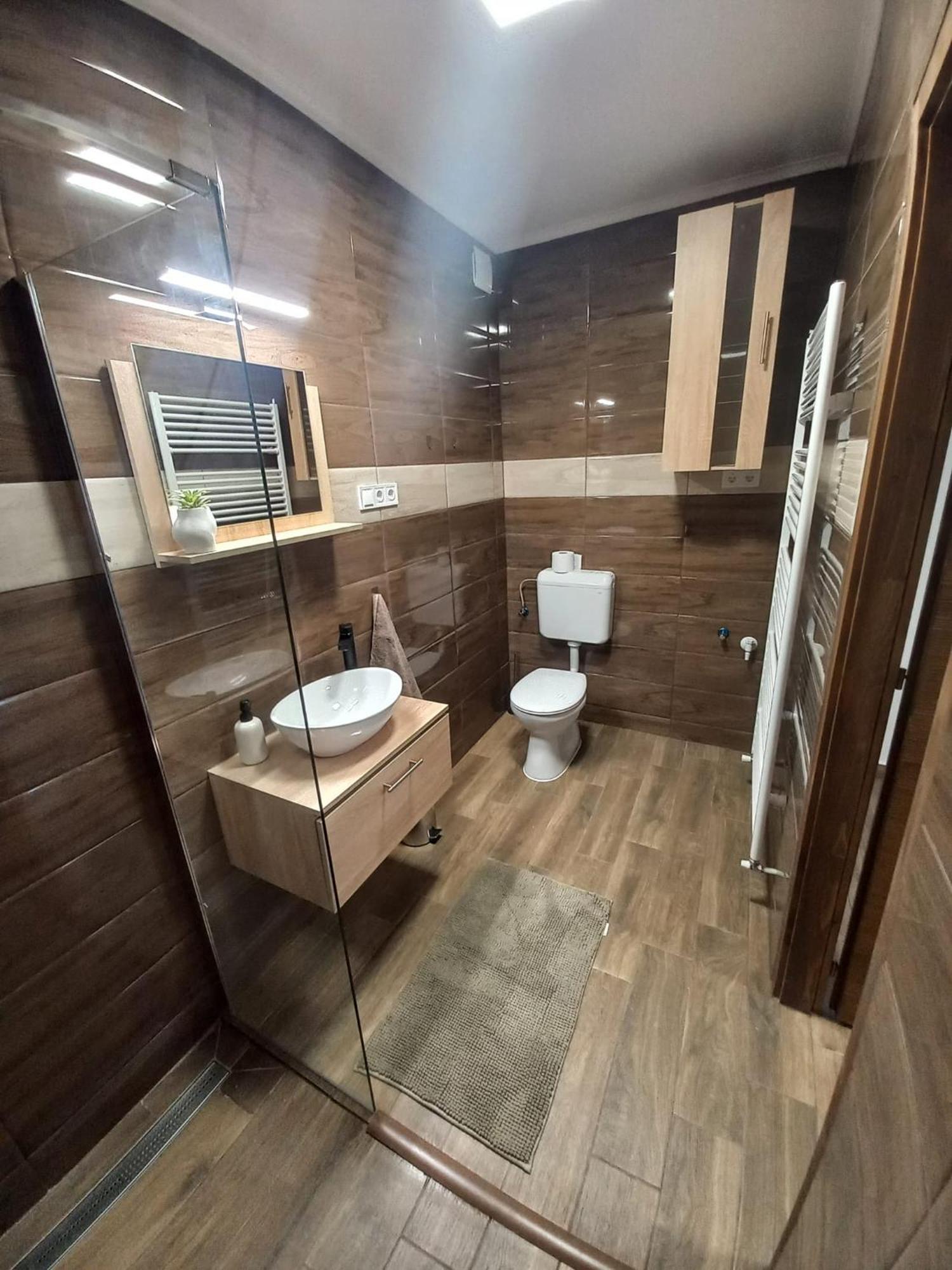 Oazis Apartman Sarospatak Ngoại thất bức ảnh