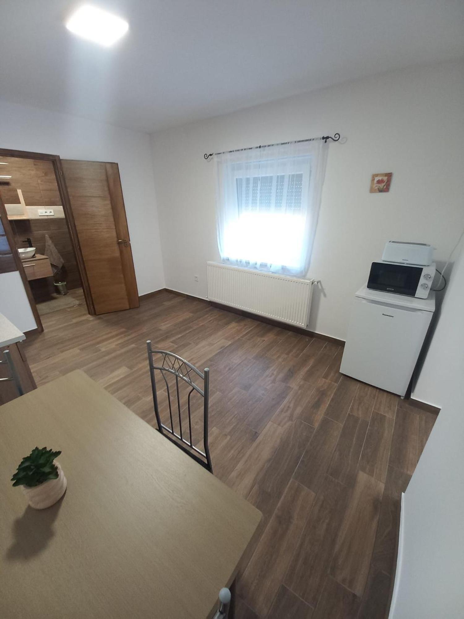 Oazis Apartman Sarospatak Ngoại thất bức ảnh
