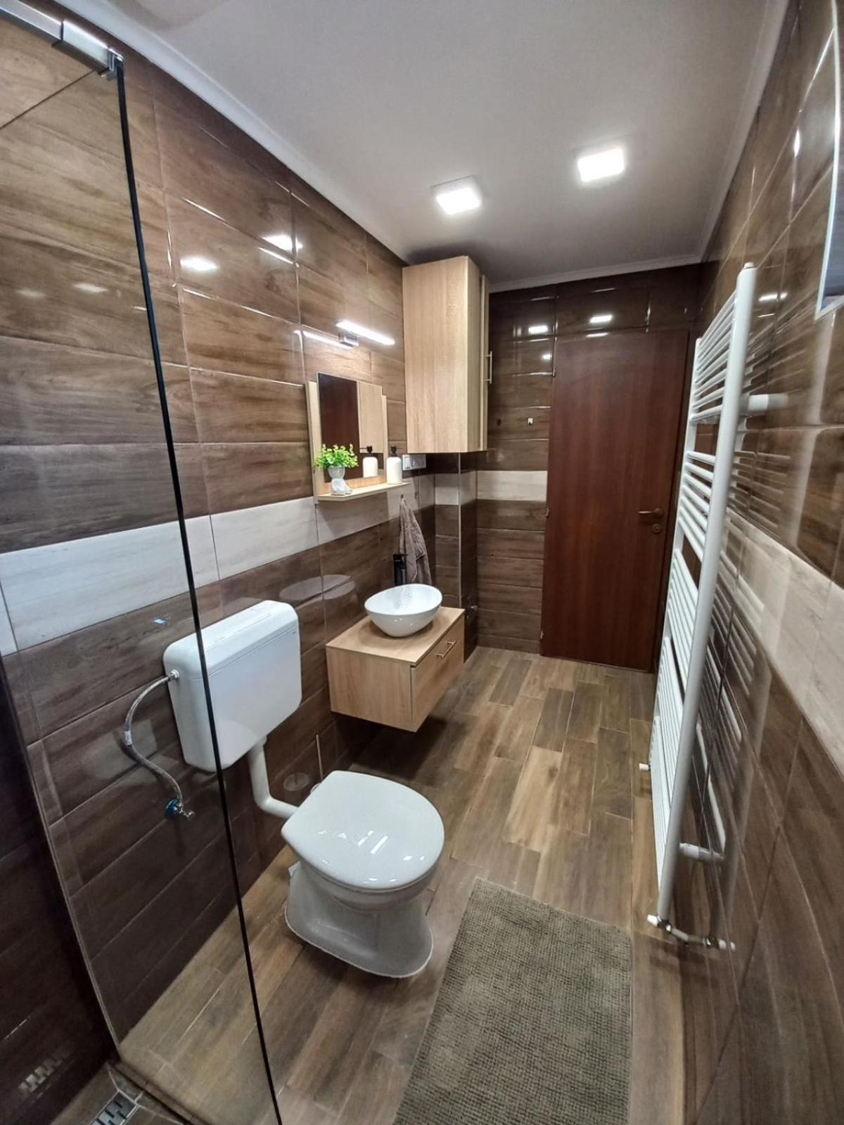 Oazis Apartman Sarospatak Ngoại thất bức ảnh